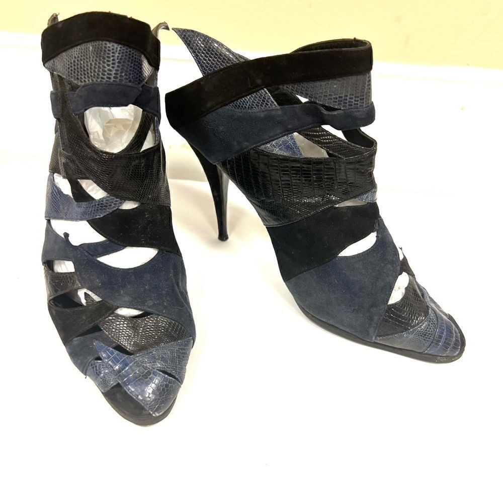 Sugar vintage cut out leather/suede heels  size 9